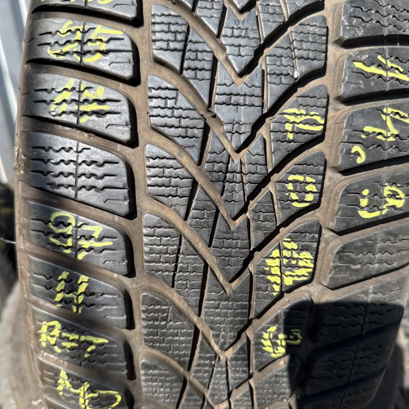 Dunlop SP Winter Sport 4D